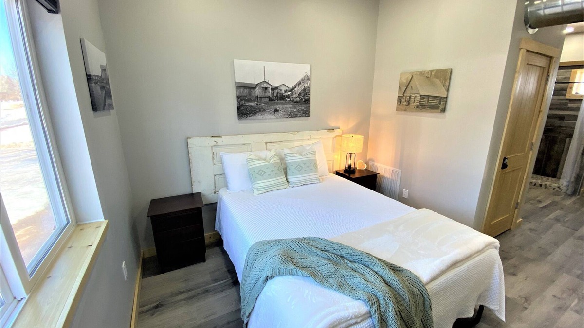 Chassell Apartment | Couples Getaway & Business Travel- 6 Miles to MTU