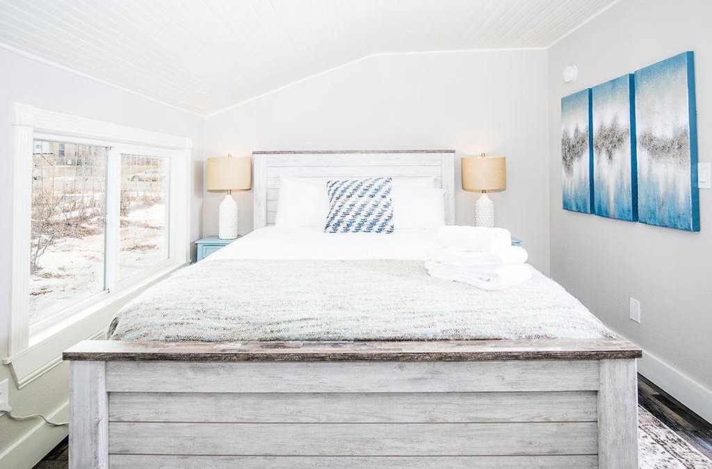 Greeley Apartment | Couples Getaway - Walk to UNC - Free Cruiser Bikes
