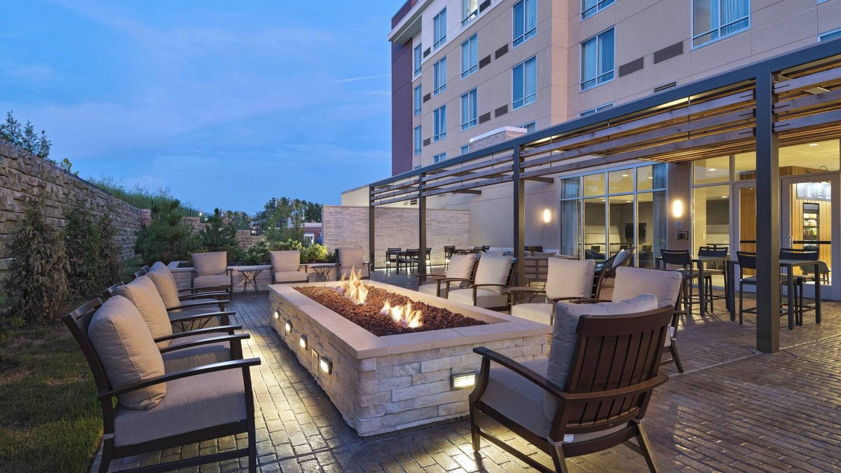 Richmond Heights Hotel | Courtyard by Marriott St. Louis Brentwood