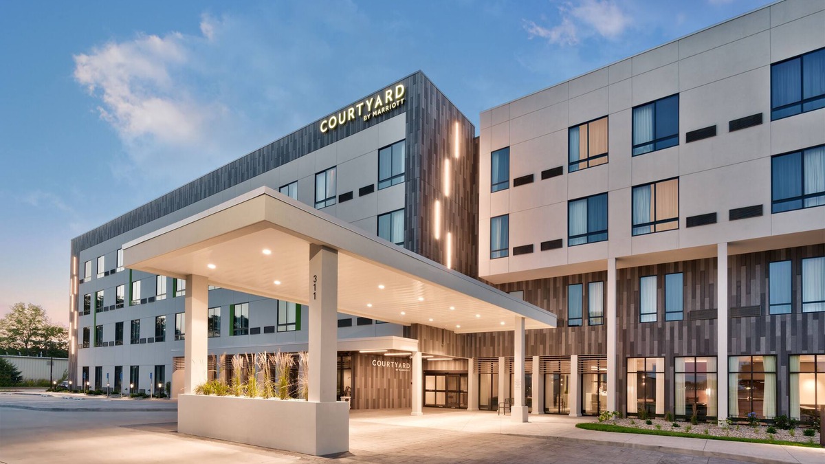 Ames Hotel | Courtyard by Marriott Ames