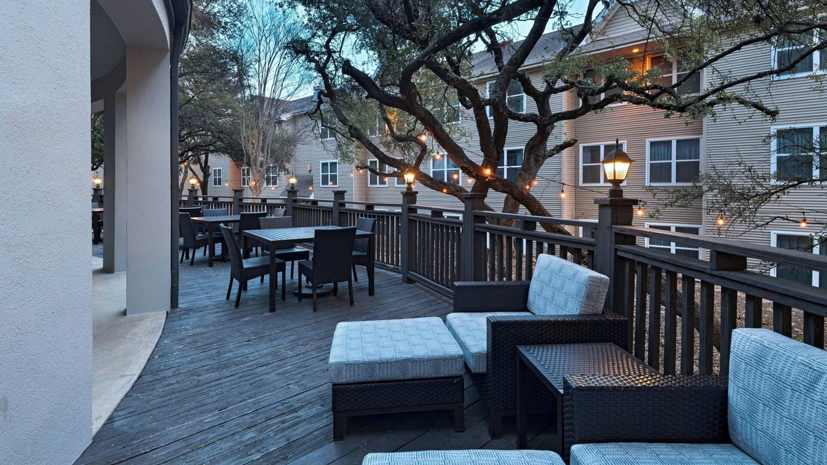 Gateway Hotel | Courtyard by Marriott Austin The Domain Area