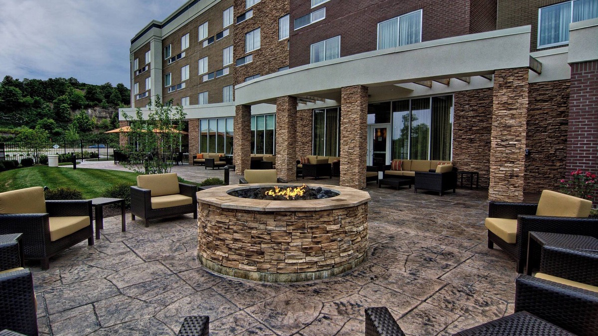 Bridgeport Hotel | Courtyard by Marriott Bridgeport Clarksburg