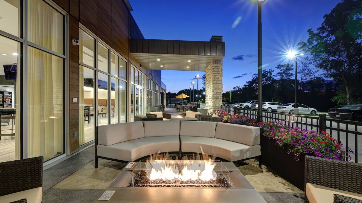 University Heights Hotel | Courtyard by Marriott Iowa City University Heights
