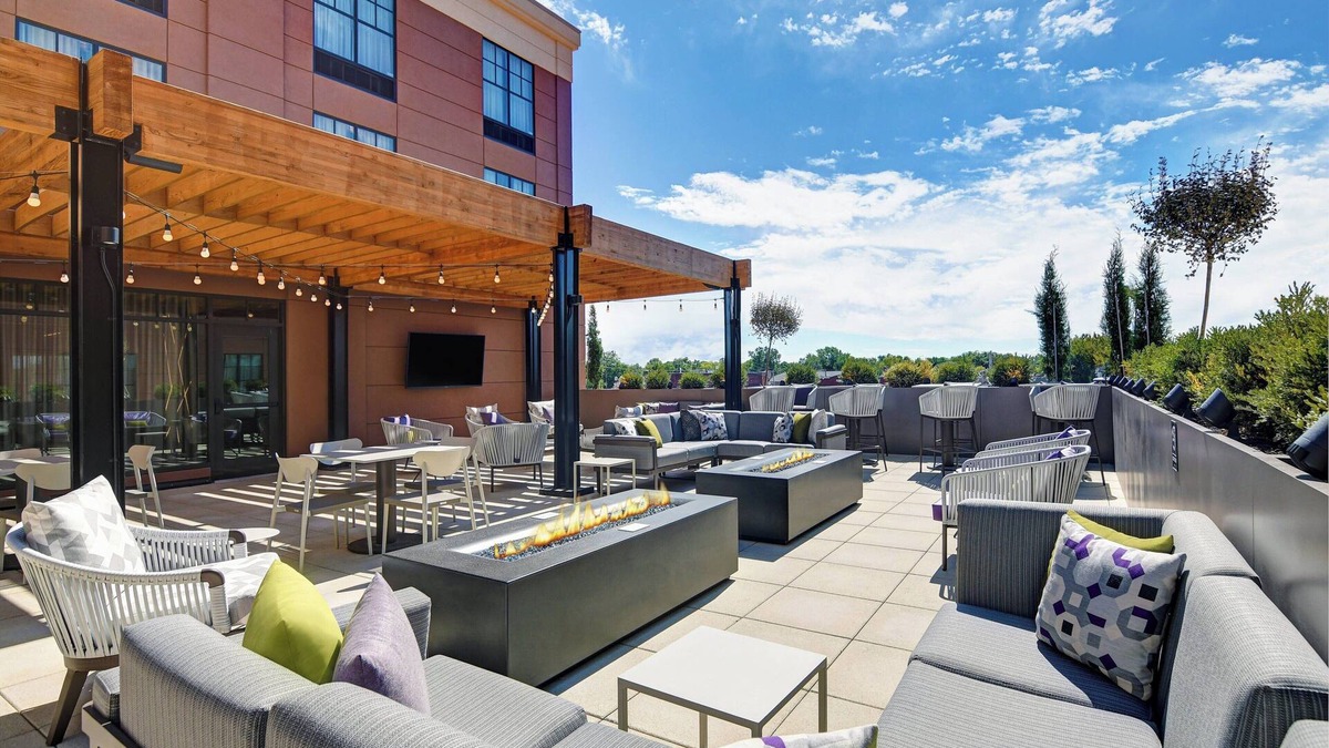 Manhattan Hotel | Courtyard by Marriott Manhattan Aggieville
