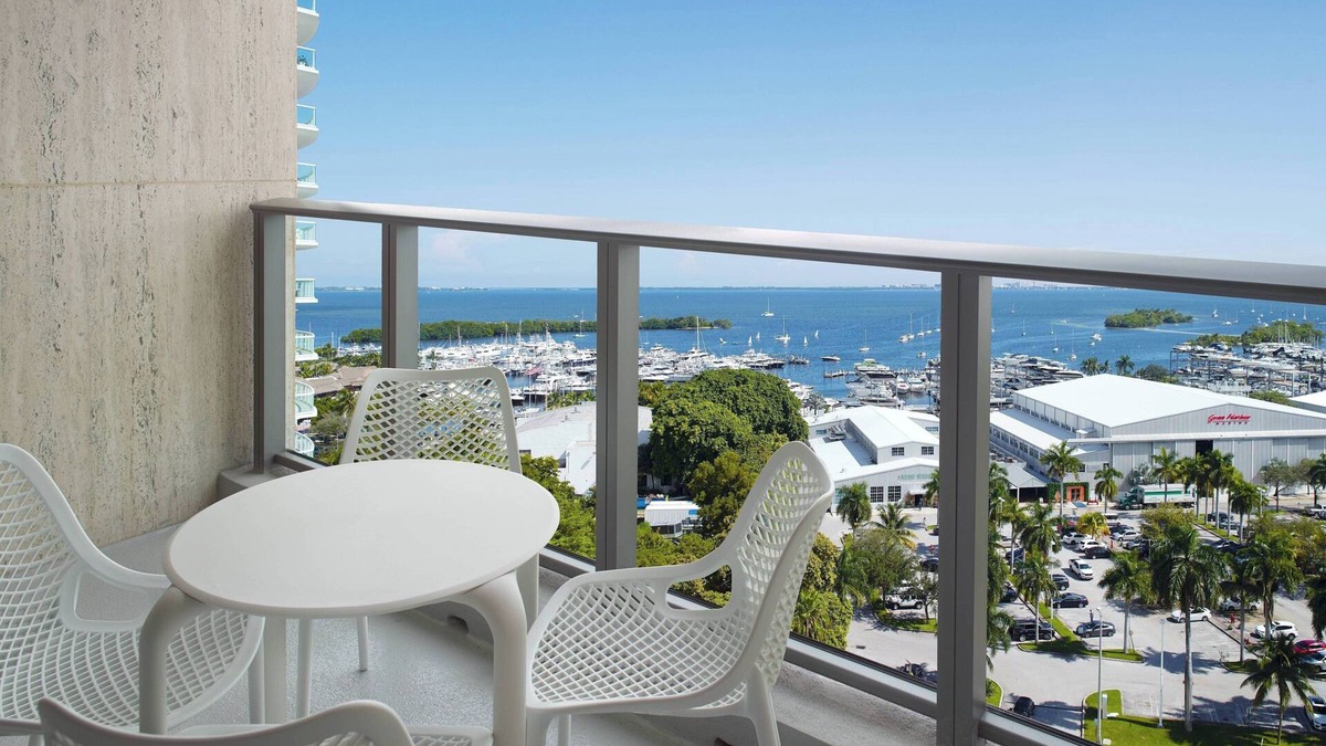 Coconut Grove Hotel | Courtyard by Marriott Miami Coconut Grove
