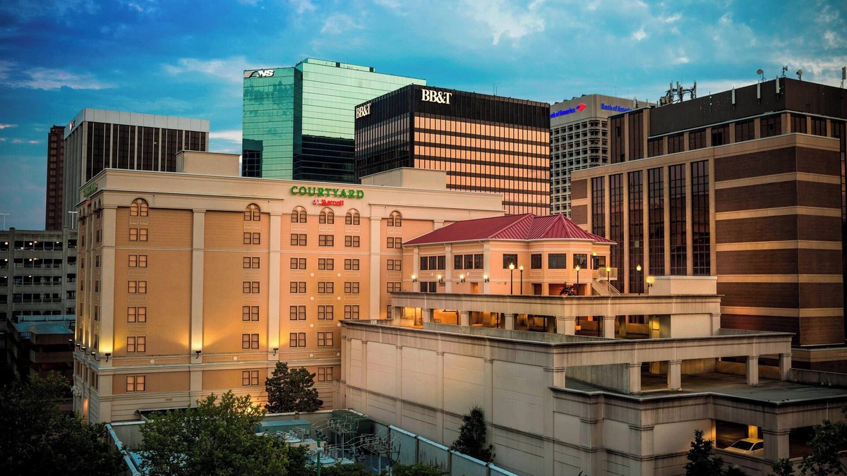 Downtown Hotel | Courtyard by Marriott Norfolk Downtown