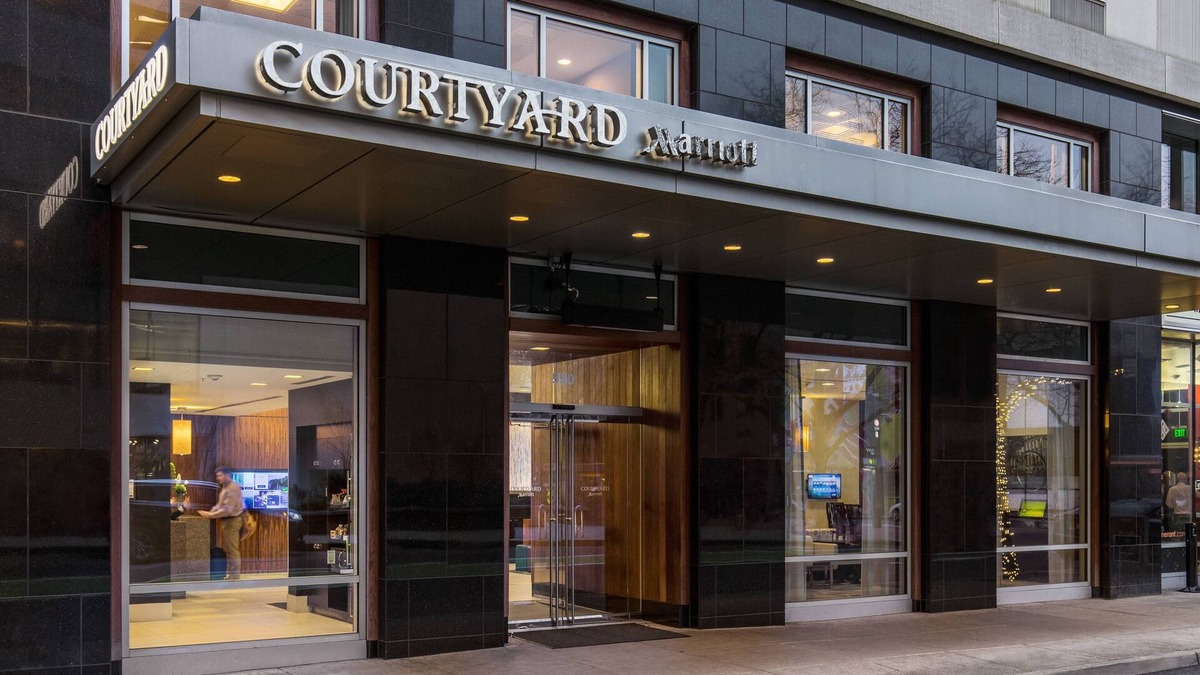 Downtown Portland Hotel | Courtyard by Marriott Portland City Center