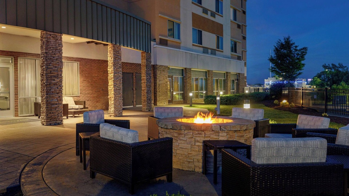 St. Peters Hotel | Courtyard by Marriott St. Louis St. Peters