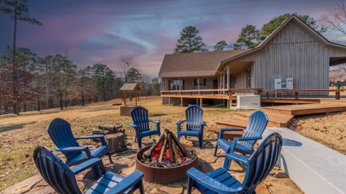 Quitman House | Cove Creek Cottage - Greers Ferry Lake-Quitman