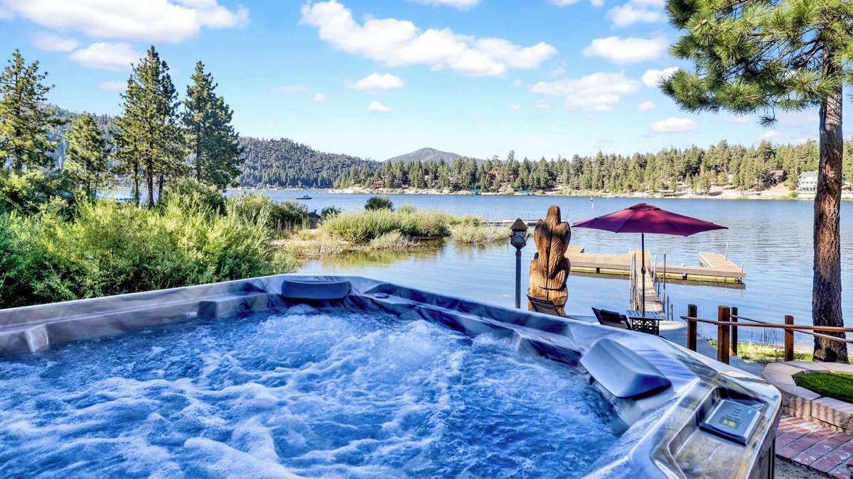 Boulder Bay Cabin | Cove Lakefront Chalet #2098