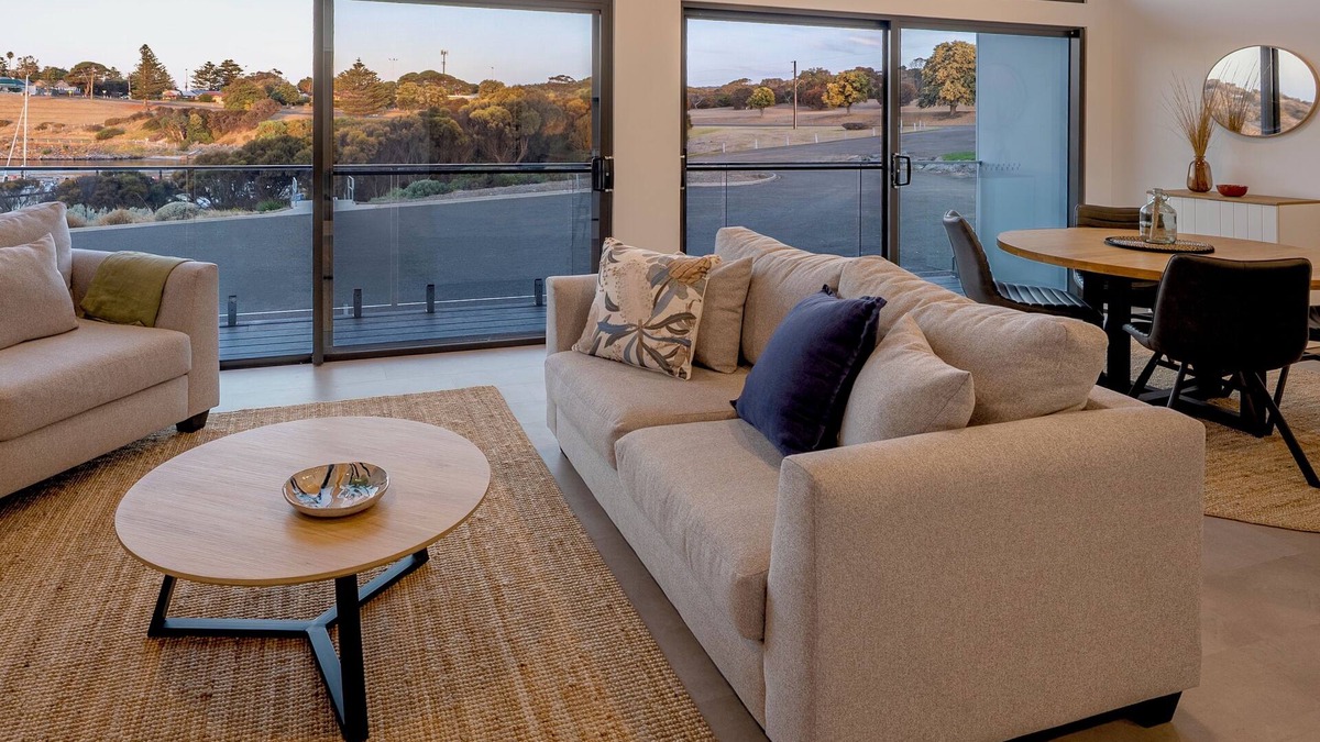 Penneshaw Apartment | Cove Landing Marina Apartment 3 YC Lily May