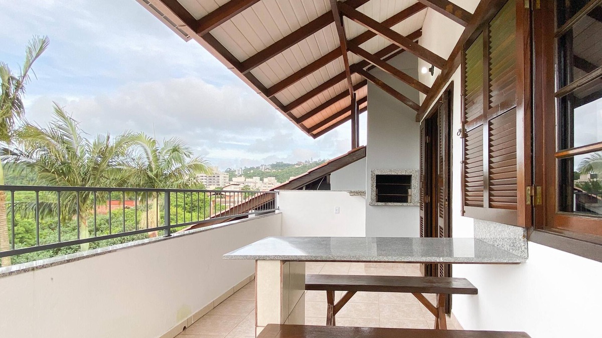 Ze Amandio Apartment | Cover - Resident. Green Seas