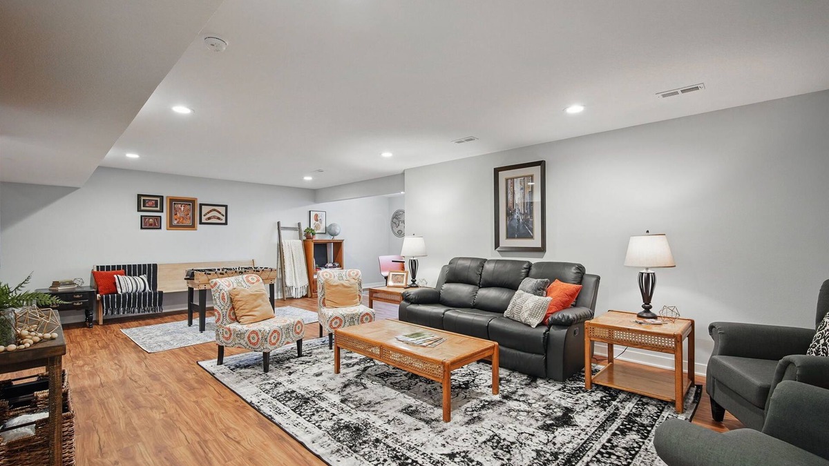 Winterset House | Covered Bridge Haven - 3-bedroom house with themed rooms in Winterset
