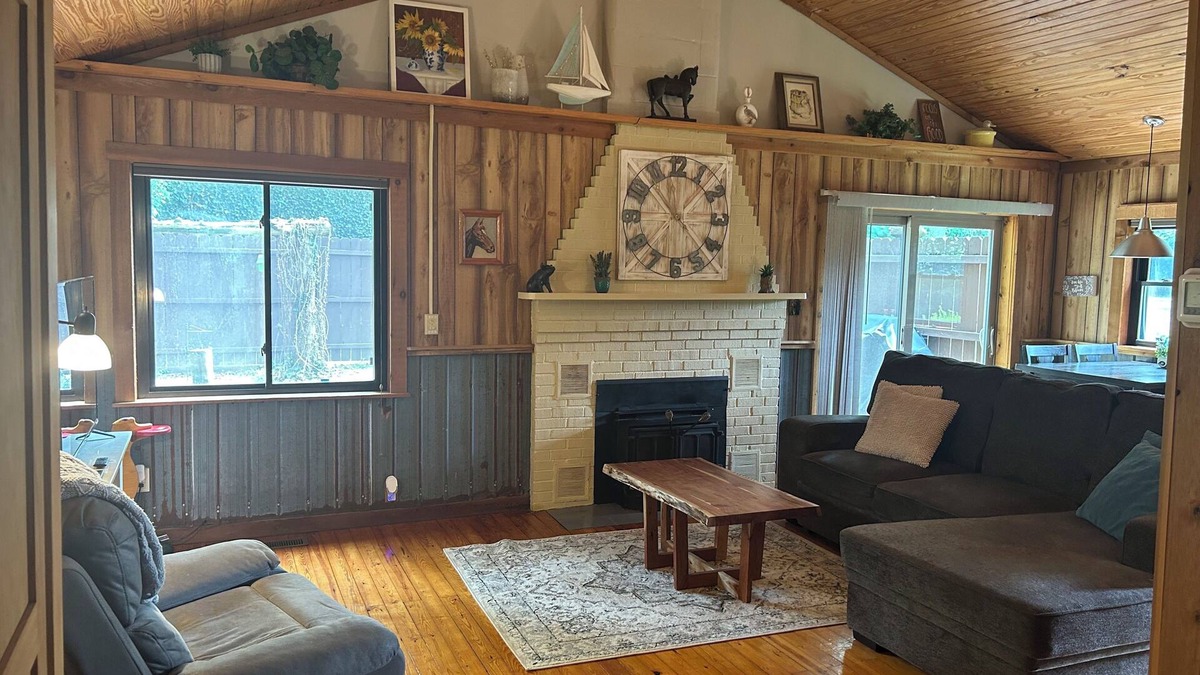 Cuba Cottage | Cowan Lake Hideaway
