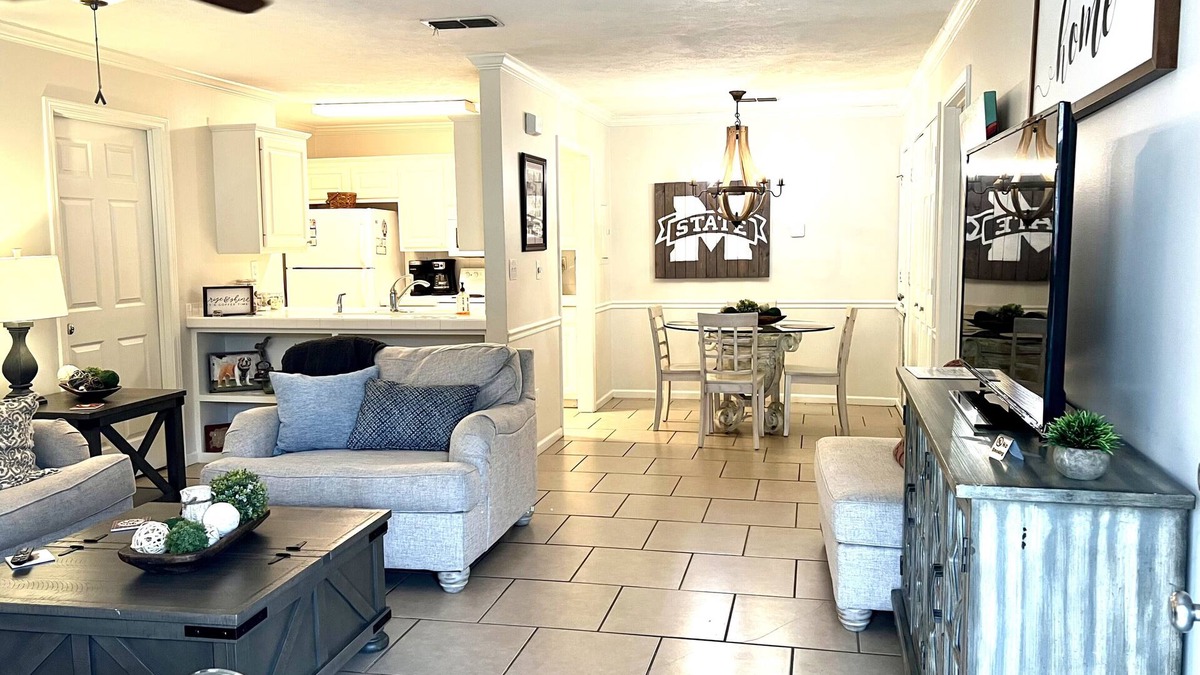 Starkville Condo | Cowbell Condo- the cutest condo in God's Country