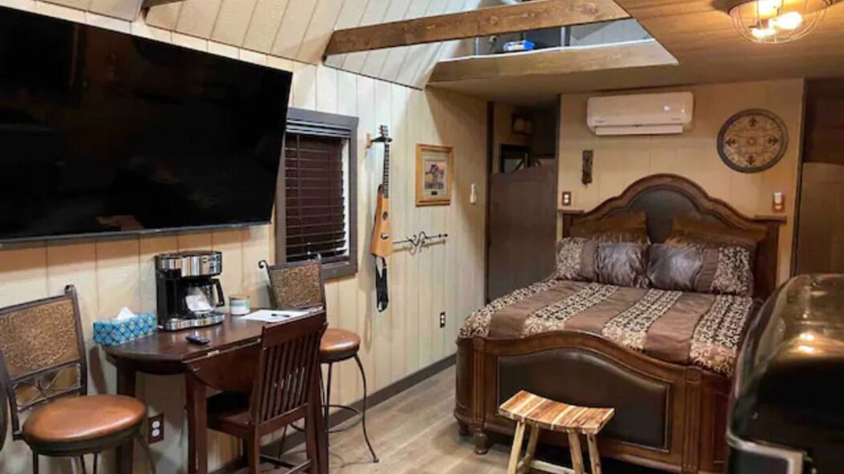 Fredonia Cabin | Cowboy Cabin Wild West 40