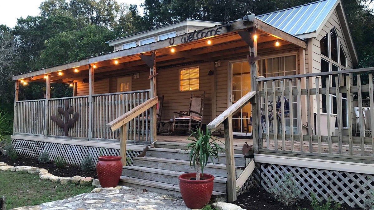 Pedernales Bend Cabin | COWBOY CABIN with Lake Views - perfect for a weekend getaway