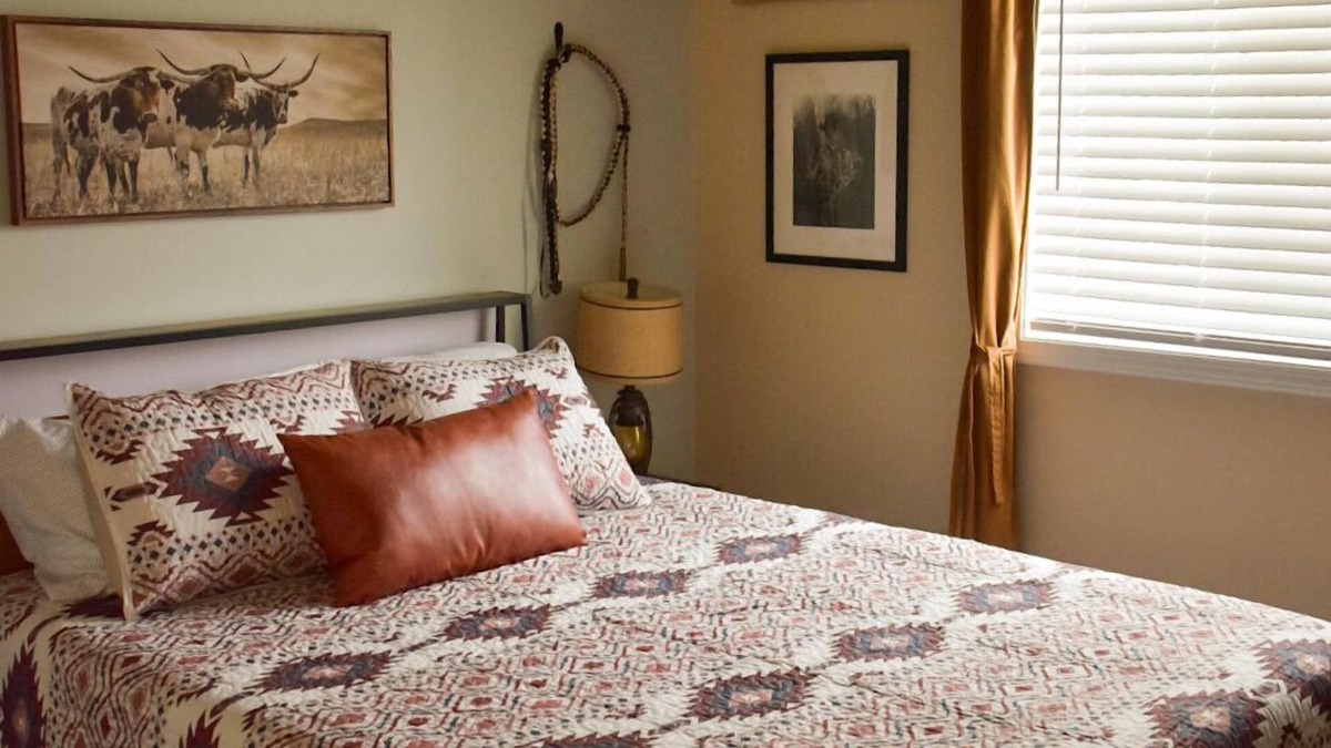 Shelby Condo | Cowboy Condo in Charming Shelby