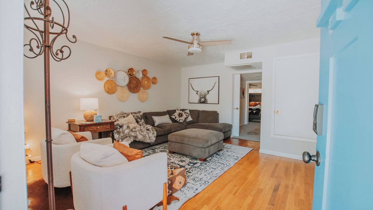 Westside House | Cowboy Den+Hot Tub+Game Room+Pet Friendly+No Pet Fee!