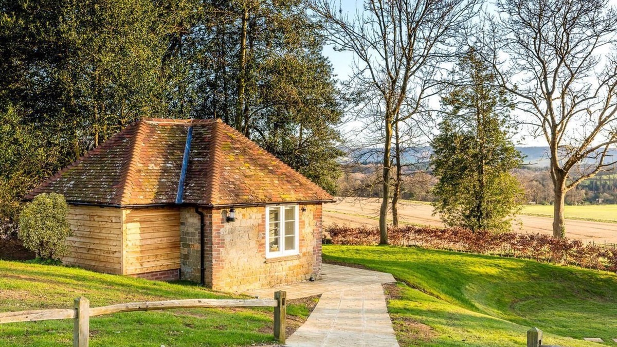Easebourne Cabin | Cowdray Lodge