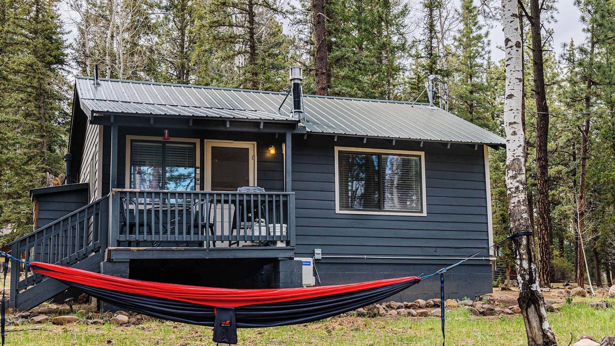 Greer Cabin | Cowgirl Cabin (Aspen 3)
