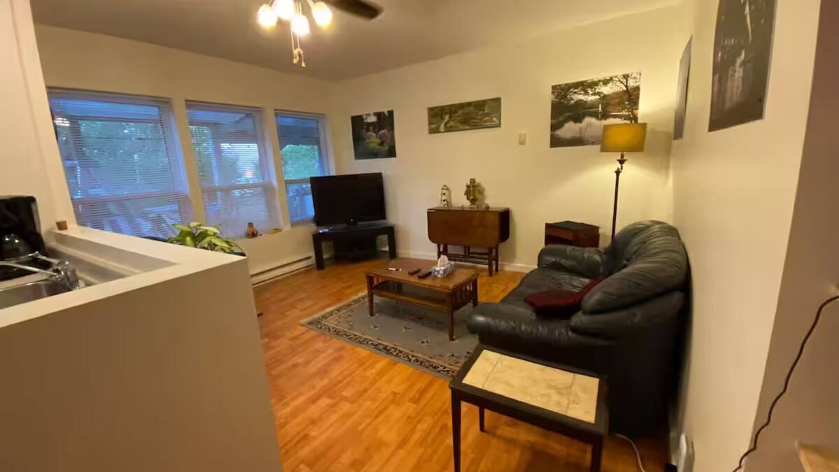 Cowichan Bay Apartment | Cowichan Bay Private Entrance 1-Bdrm Suite Quiet