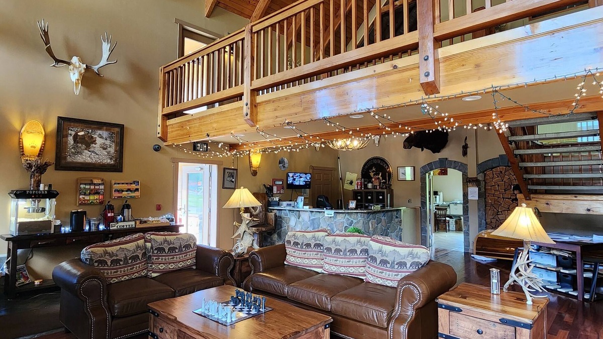 Packwood Hotel | Cowlitz River Lodge