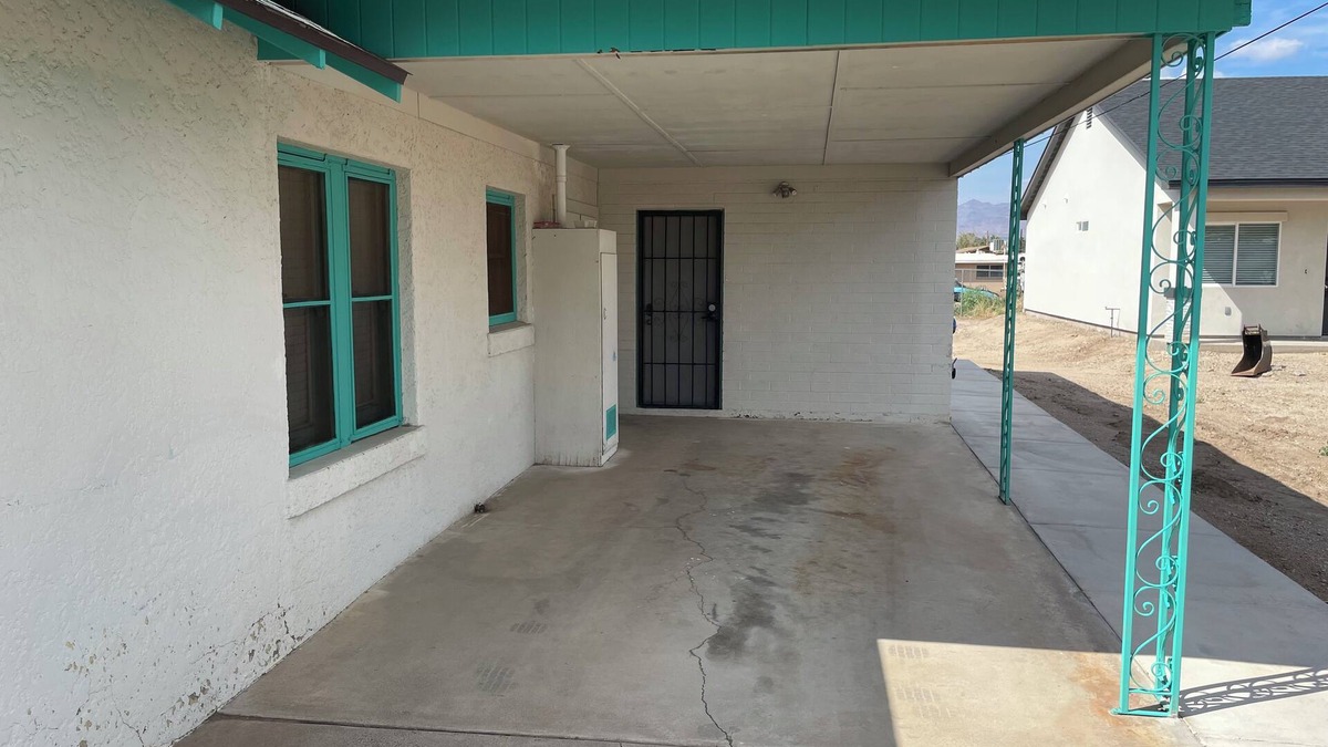Safford Apartment | Coxy 2 Bedroom Apartment getaway with AC