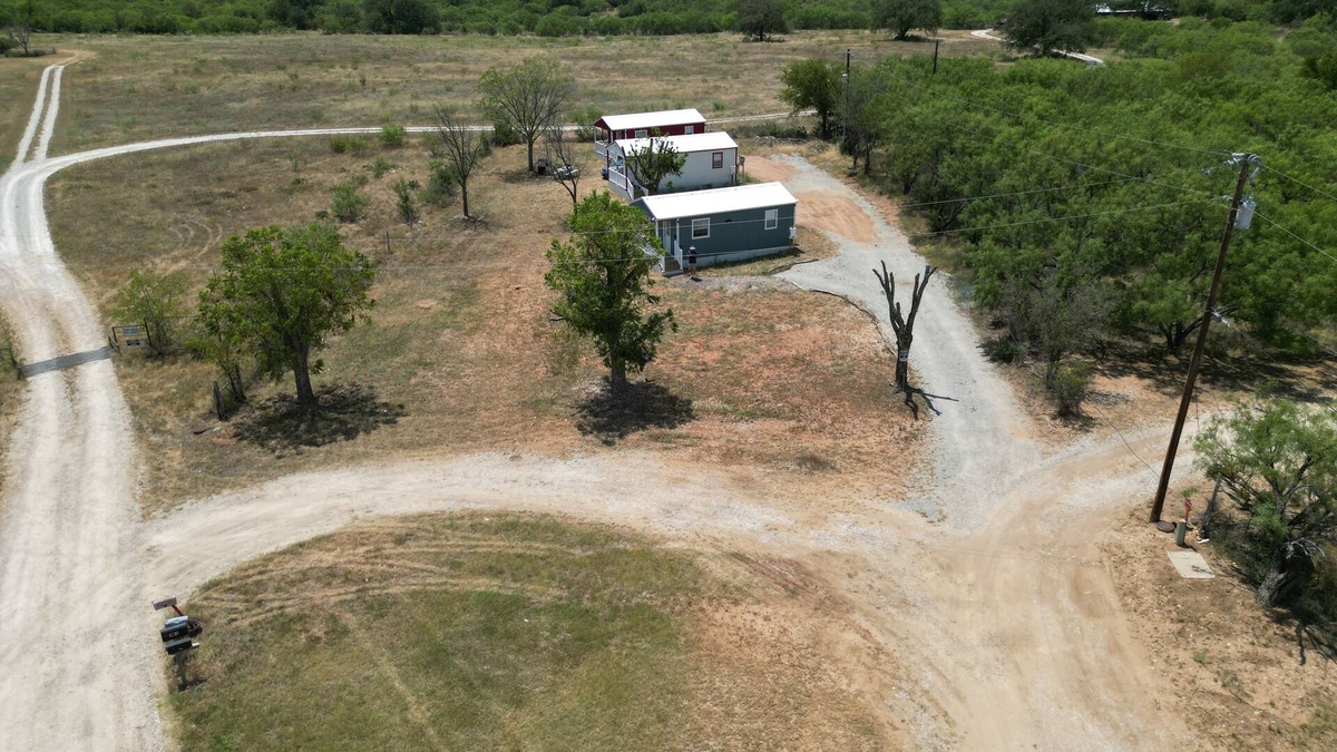 Richland Springs Cabin | Coyote Country White Cabin 1BR/1BA on a tall hill