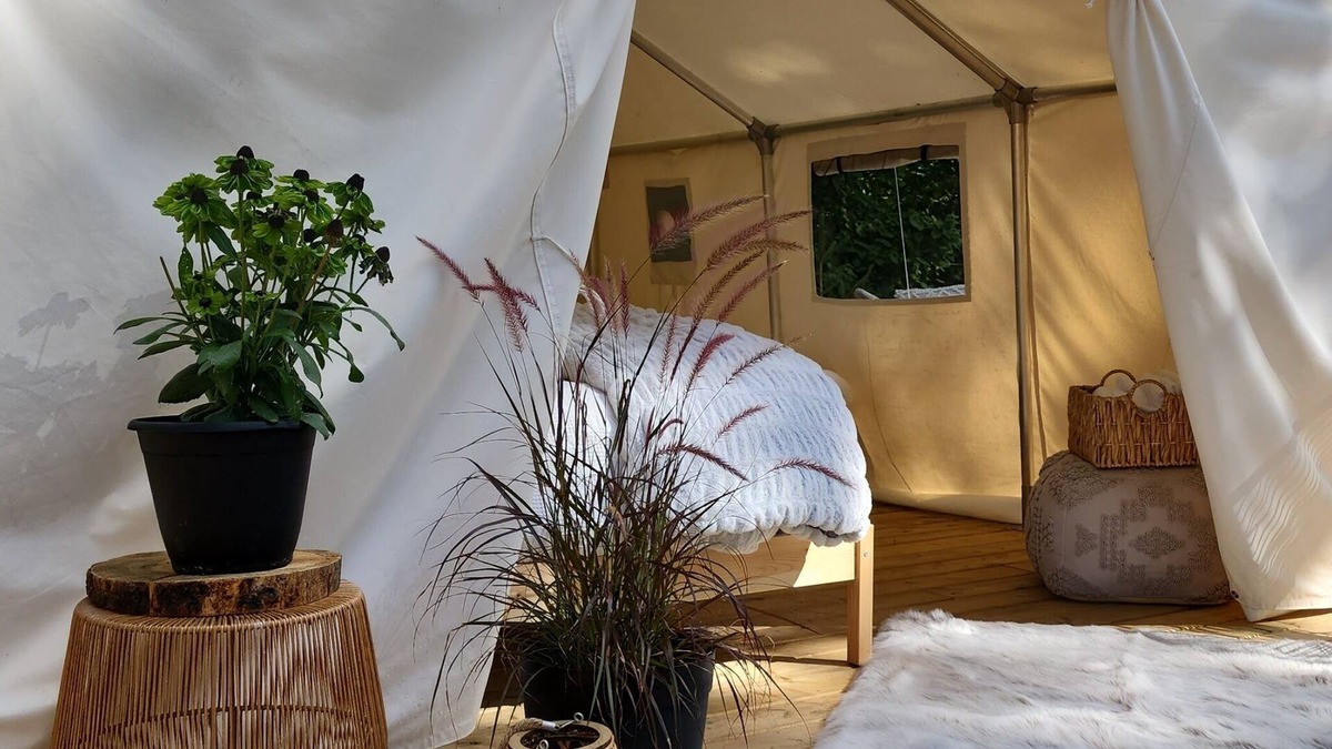 Tsawwassen Cabin | Coyote Point Lodge