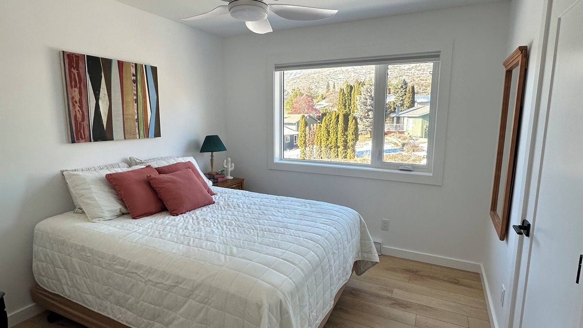 Vernon Apartment | Coyote Ridge | Bright and Clean 2BD Loft