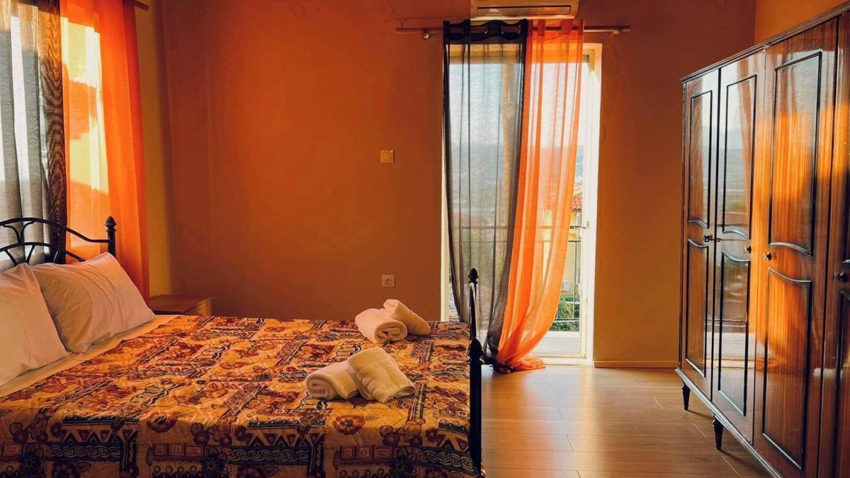 Troezen Apartment | Cozy 1 Bd Troezen Maisonette w Mountain View