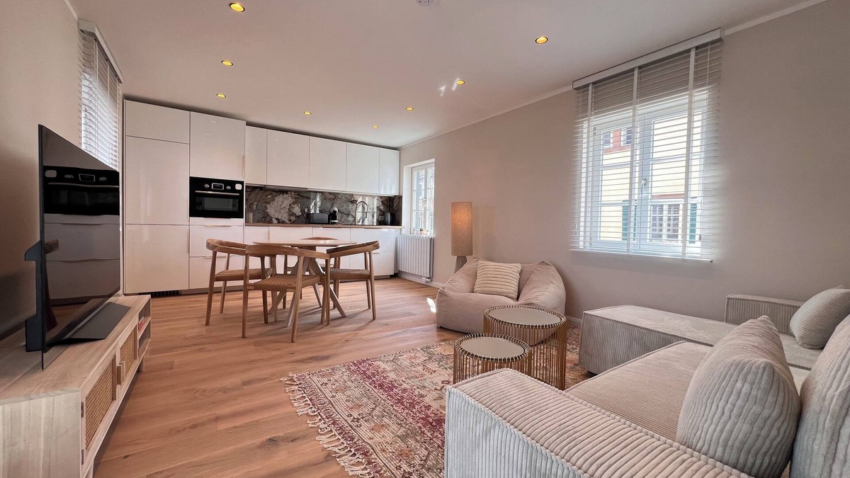 Floersheim Apartment | Cozy 1-bedroom Apt. WiFi, AC, in Flörsheim am Main/15 min to Frankfurt Airport