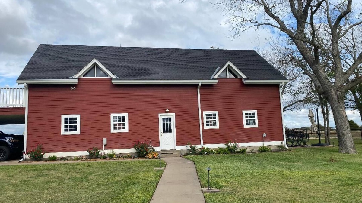 Burton Apartment | Cozy 1-bedroom apartment in charming Burton 9 minutes from ROUND TOP!