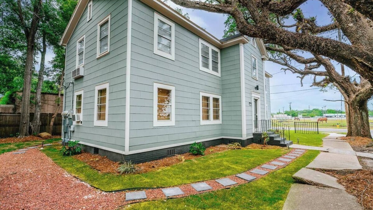 Leinkauf Apartment | Cozy 1-bedroom apartment in lovely Mobile with WiFi, AC