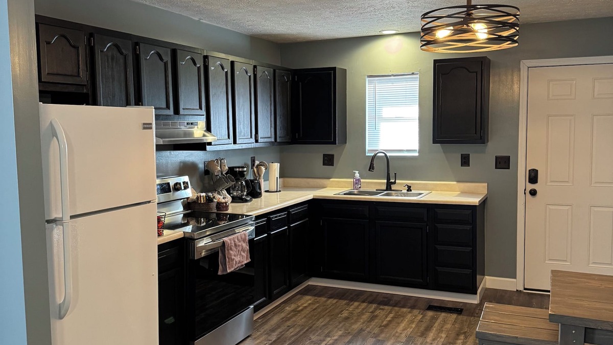 West Columbia Apartment | Cozy 1-bedroom apartment in nice Shade with AC, WiFi