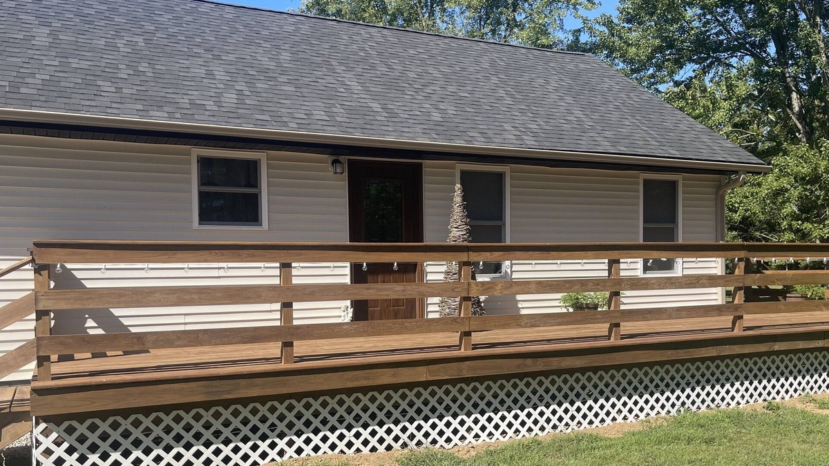 Circleville House | Cozy 1-bedroom home near Circleville, Walking distance to Hargus Lake.