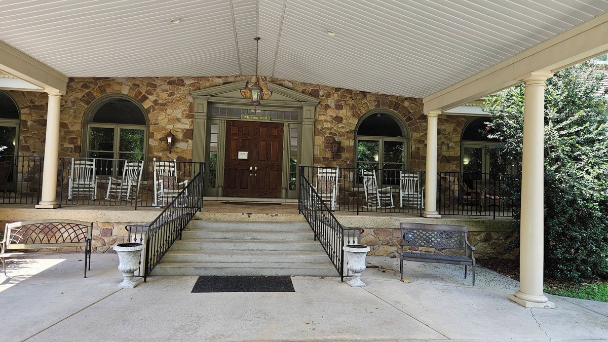 Valley Forge House | Cozy 1-bedroom hotel in enchanting Phoenixville with AC, WiFi