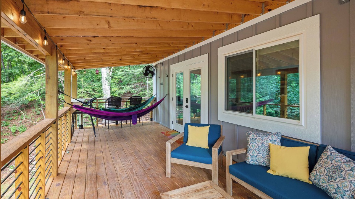 Bent Creek House | Cozy 1-bedroom house in Asheville. Minutes from downtown with forest access.