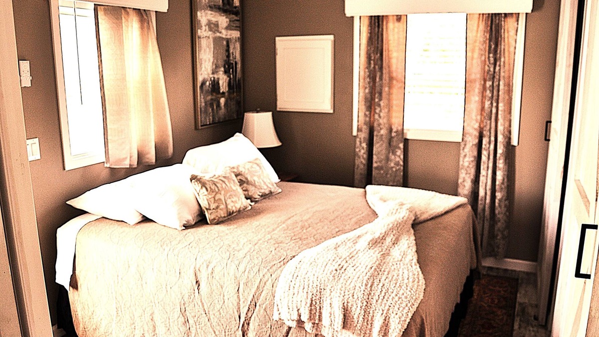 Northside Resort | Cozy 1-bedroom resort in awesome Jacksonville near airport