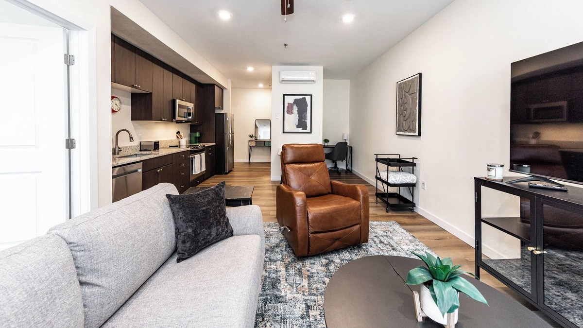 Mountain Shadows Apartment | Cozy 1-bedroom apartment with AC, WiFi in welcoming west Colorado Springs