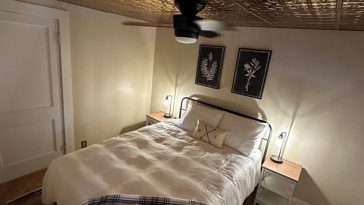 Hallowell Apartment | Cozy 1-bedroom waterfront apartment in Hallowell overlooking the river