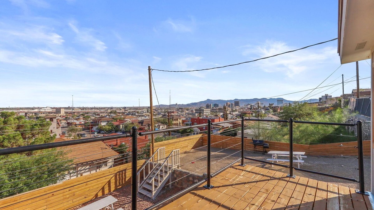 El Paso Apartment | Cozy 1B Private Terrace View
