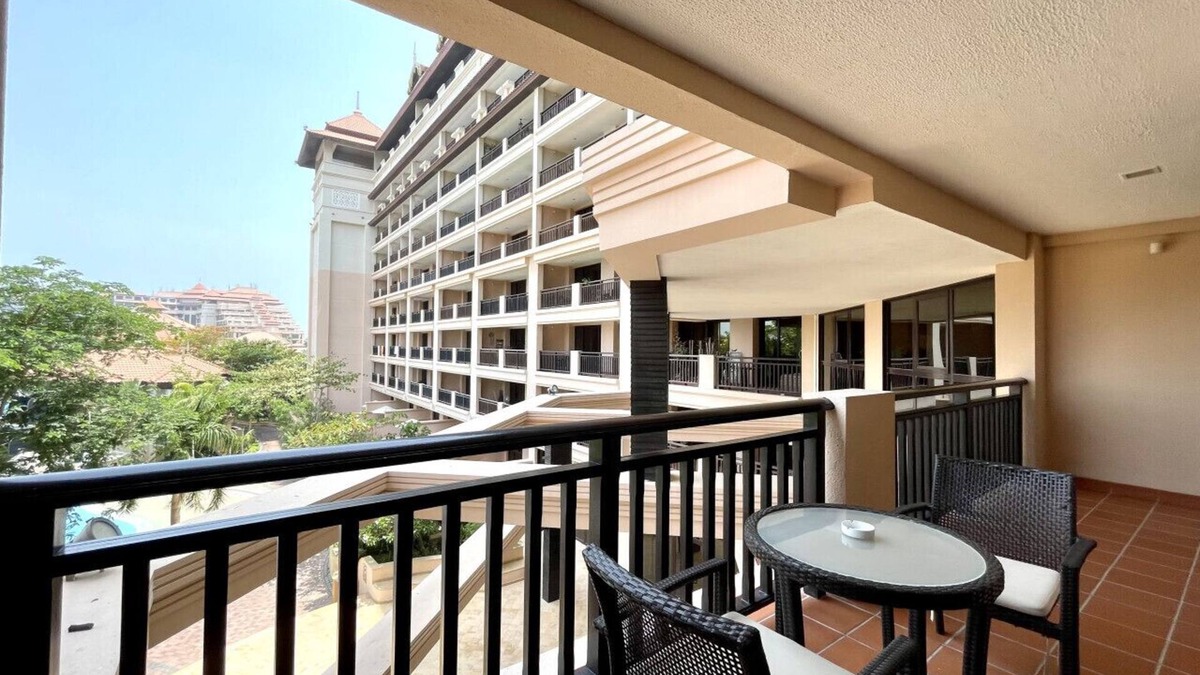 Madinat Zayed Apartment | Cozy 1BDR in Anantara Residences