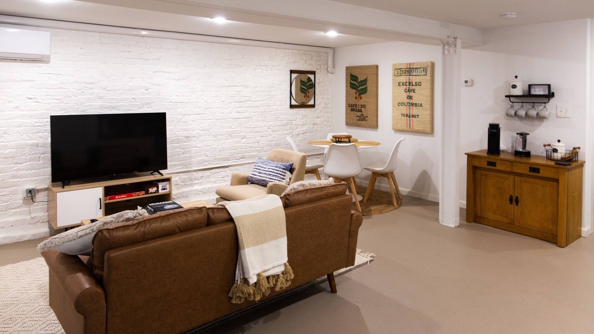 Columbia Heights Apartment | Cozy 1BR/1BA in the heart of vibrant DC