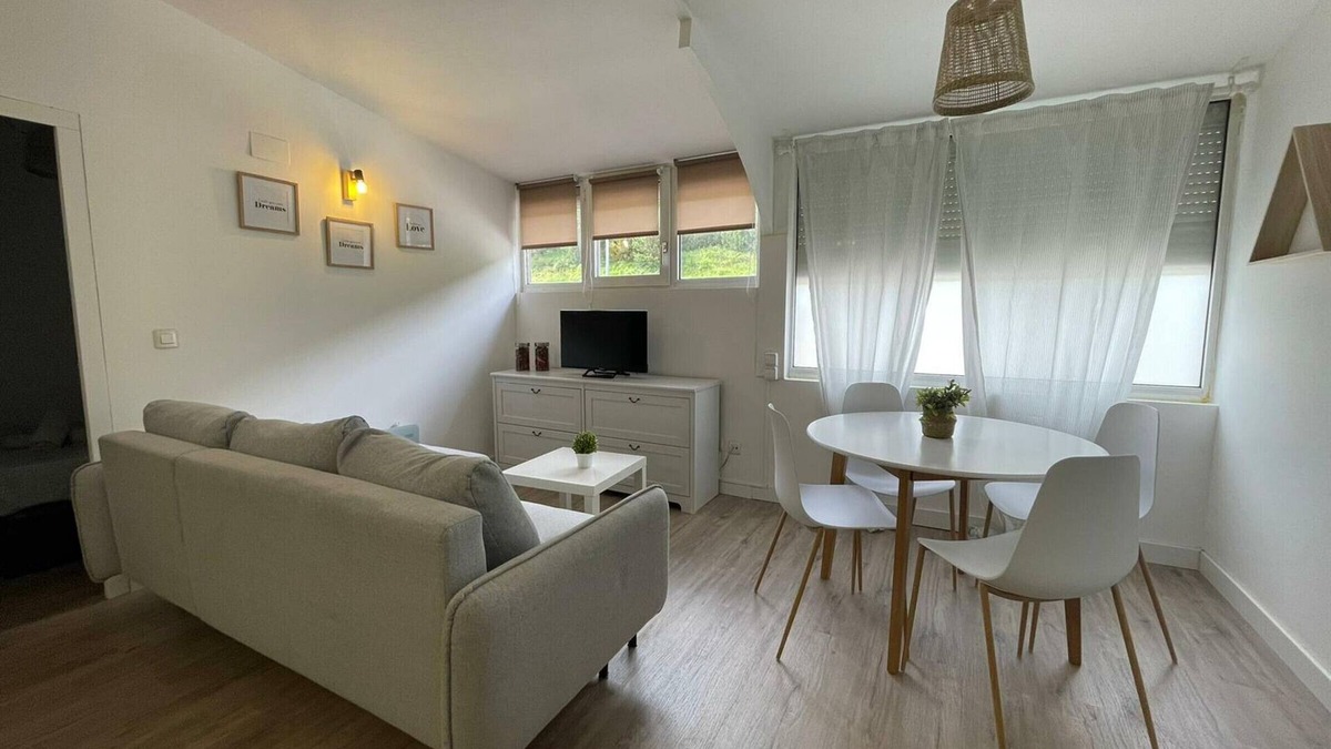 Jaca Apartment | Cozy 1BR Apartment in Astun Ski Resort, 4 Guests, Great for Skiing!