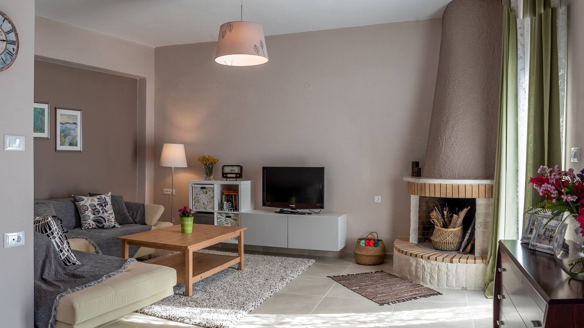 Milatos Beach House | Cozy 1st floor apartment with balconies