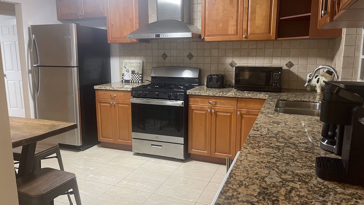 West Palm Beach House | Cozy 2 Acre Home Sleeps 8