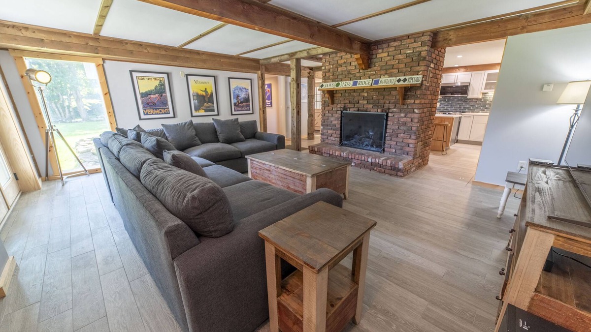 Wardsboro Apartment | Cozy 2 Bdr Apartment Minutes to Mt Snow!
