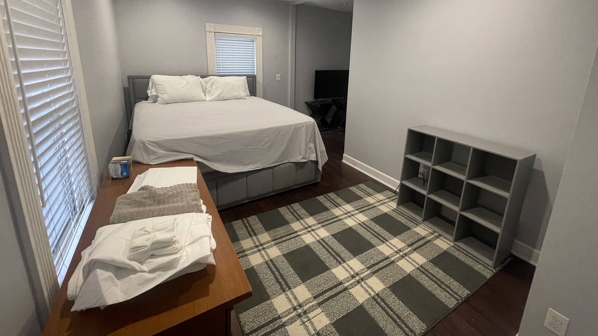 Fitchburg House | Cozy 2 bed suit